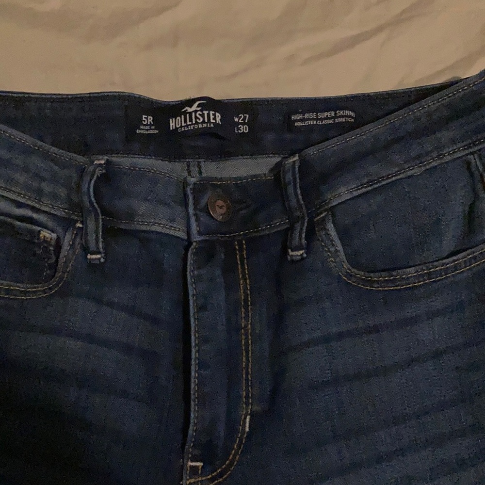 Brand: Hollister   Size: 5R W:27  L:30  HIGH RISE SUPER SKINNY